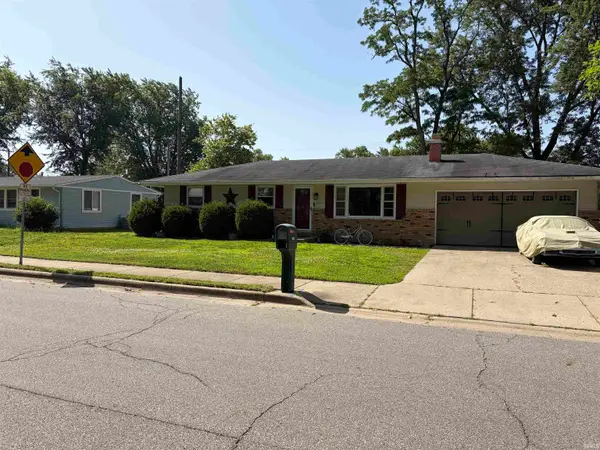 825 W Lowell Avenue, Mishawaka, IN 46545