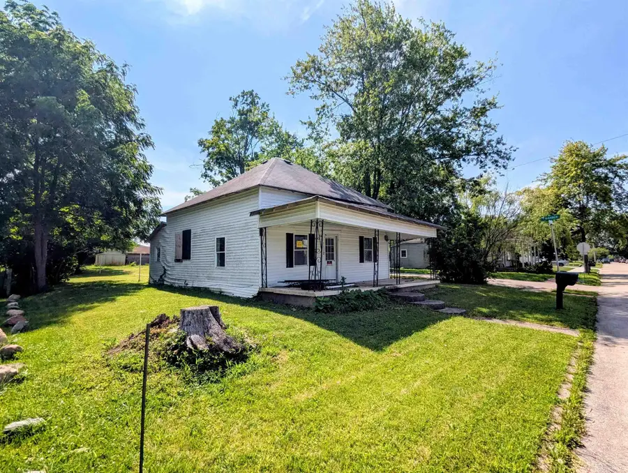 1102 N Monroe Street, Hartford City, IN 47348 - #3
