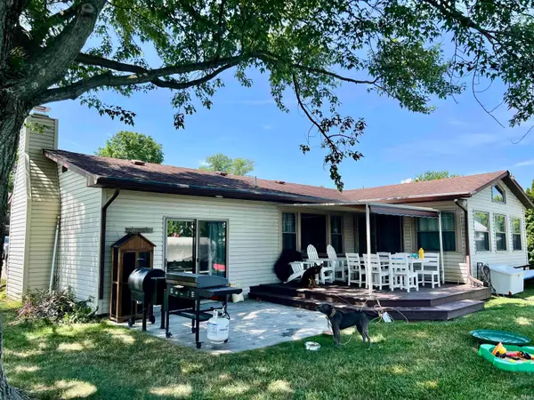 8250 E Debra Drive, Syracuse, IN 46567