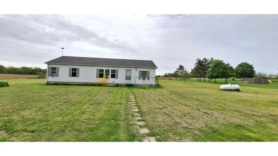 8625 E Metz Road, Angola, IN 46703 - #2