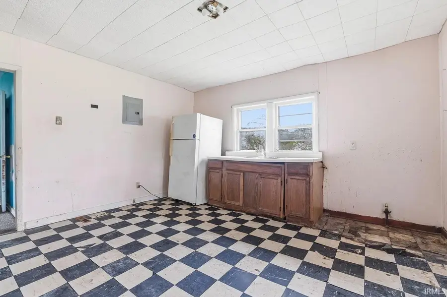 1402 Alabama Street, New Castle, IN 47362 - #3