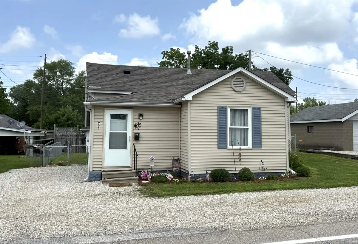 906 E Broadway Street, Princeton, IN 47670 - #1