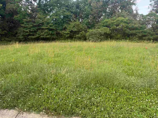 402 Summer Lake Drive, Bedford, IN 47421