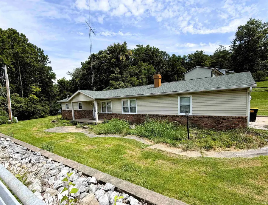 302 W Main Street, Ellettsville, IN 47429 - #3