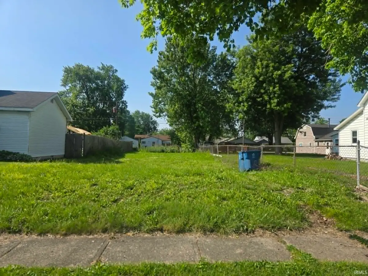 416 E South D Street, Gas City, IN 46933 - #1