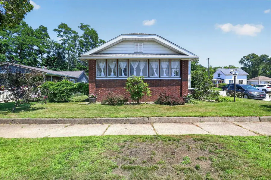504 W Broadway Street, Mishawaka, IN 46545 - #3
