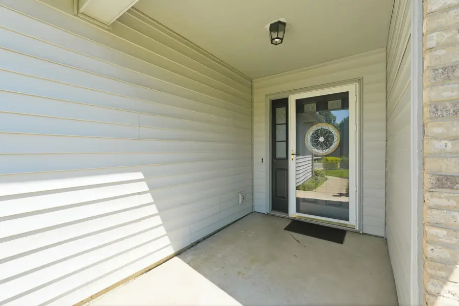 615 Mission Hill Drive, Fort Wayne, IN 46804 - #3
