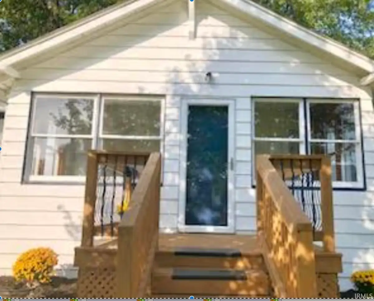 927 S Twyckenham Drive, South Bend, IN 46615 - #1