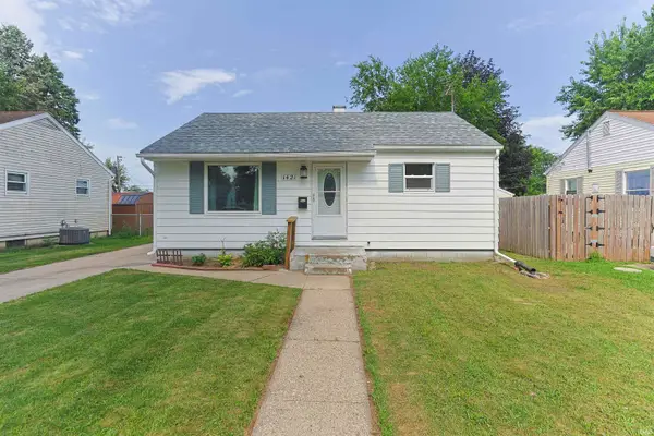 1421 Illinois Street, South Bend, IN 46628