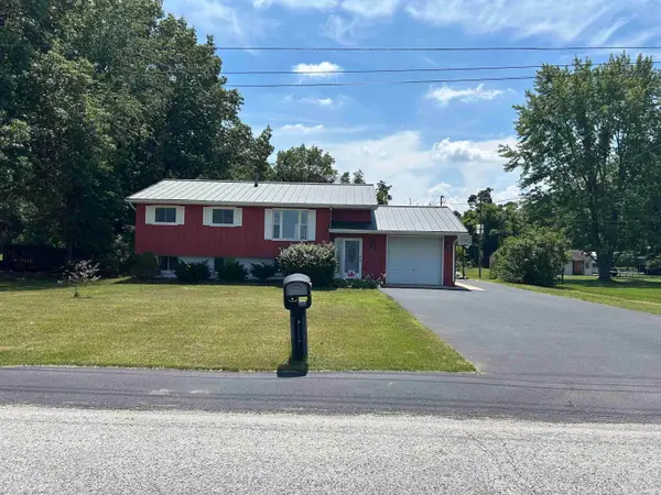 5655 E 100 N, Knox, IN 46534