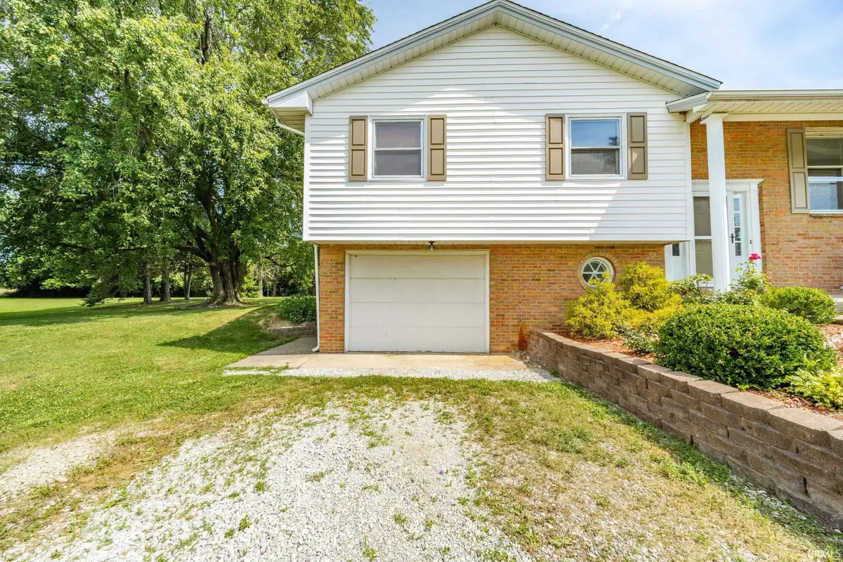 548 E State Road 28, Alexandria, IN 46001 - #1