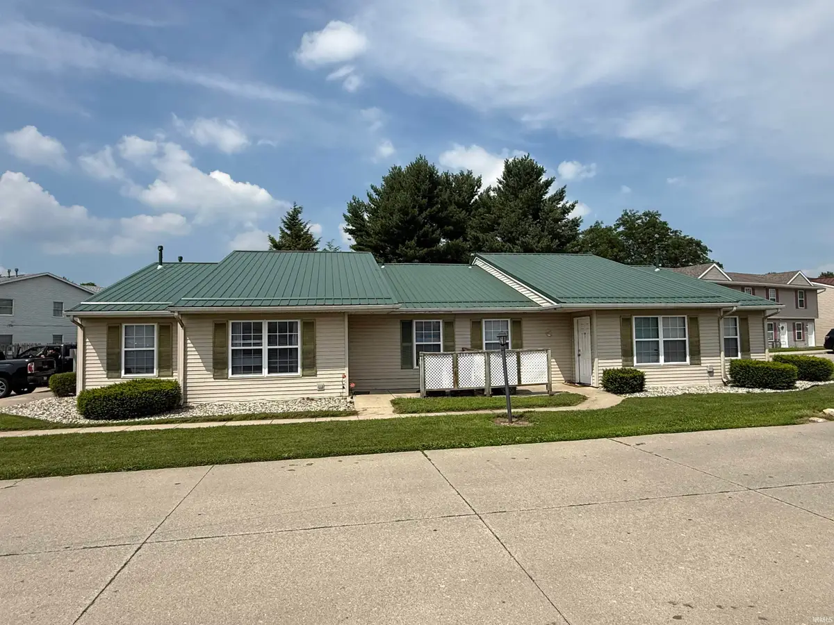 210/218 S Silverwood Lane, Goshen, IN 46526 - #1