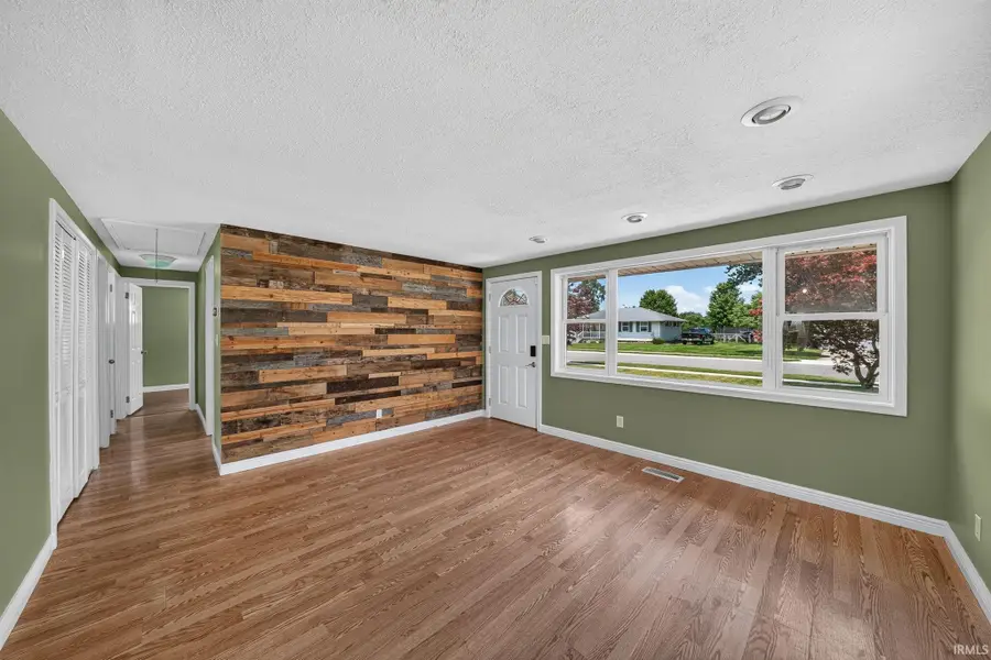 602 W Elm Street, New Carlisle, IN 46552 - #3