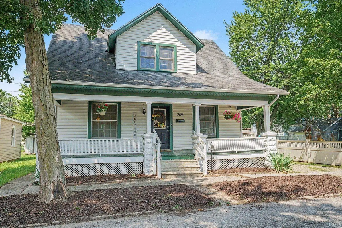 209 S Cottage Avenue, Goshen, IN 46526 - #1