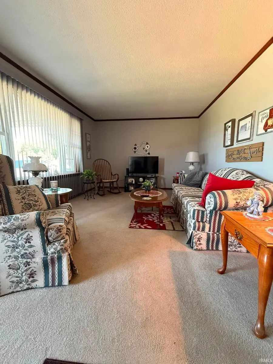 315 N Curtis Drive, Vincennes, IN 47591 - #3