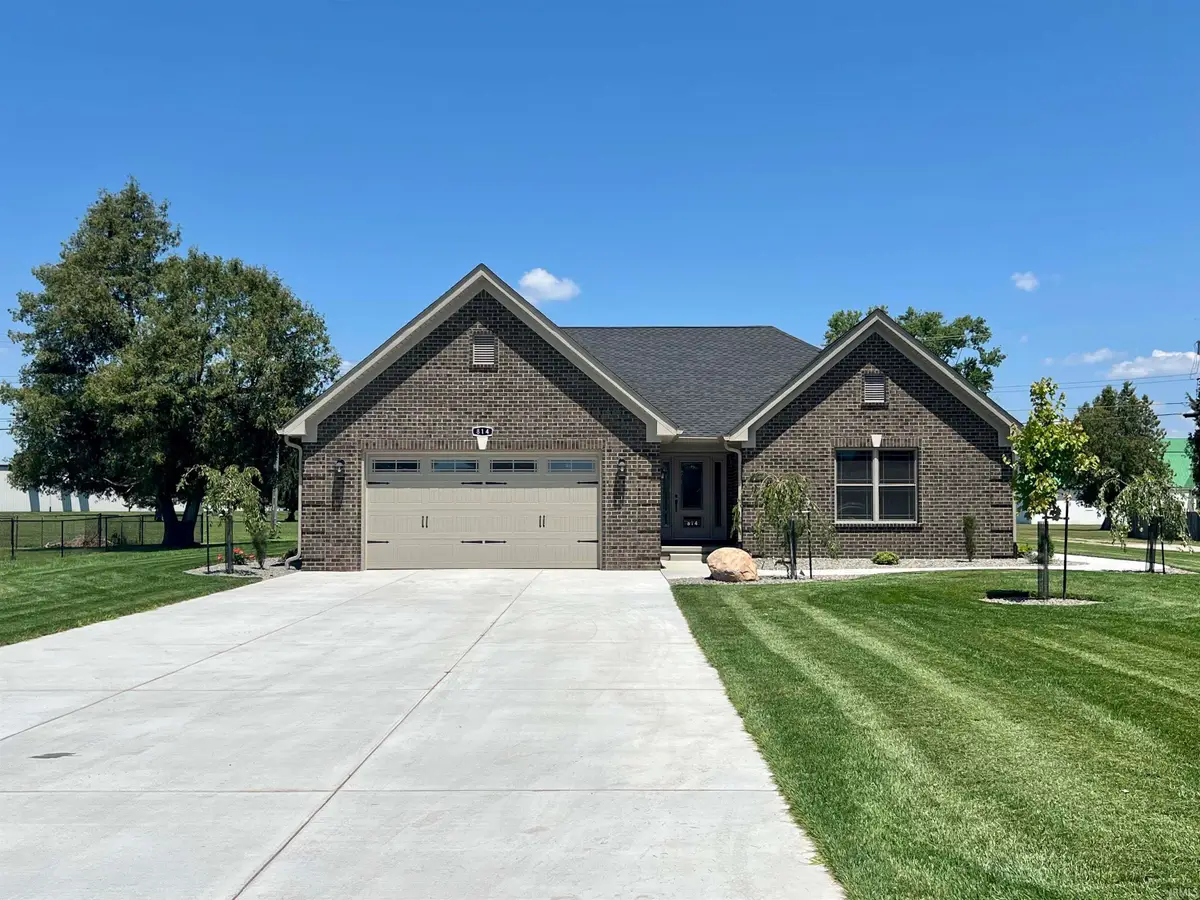 814 W Washington Street, Monticello, IN 47960 - #1