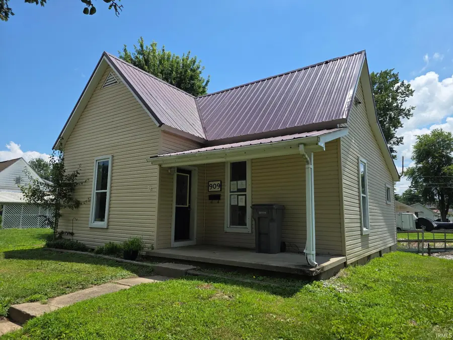 909 E Vincennes Street, Linton, IN 47441 - #3