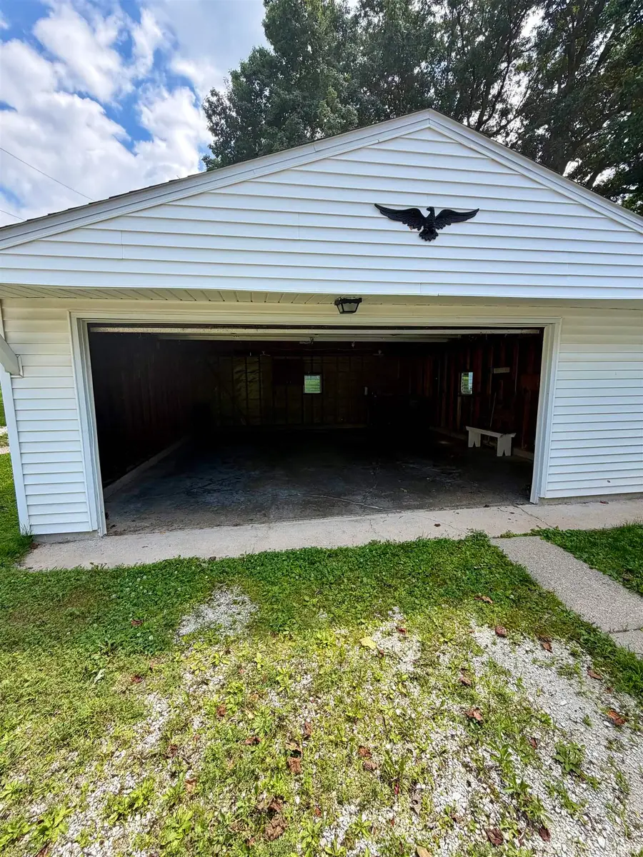 23 W Stump Street, Williamsport, IN 47993 - #3