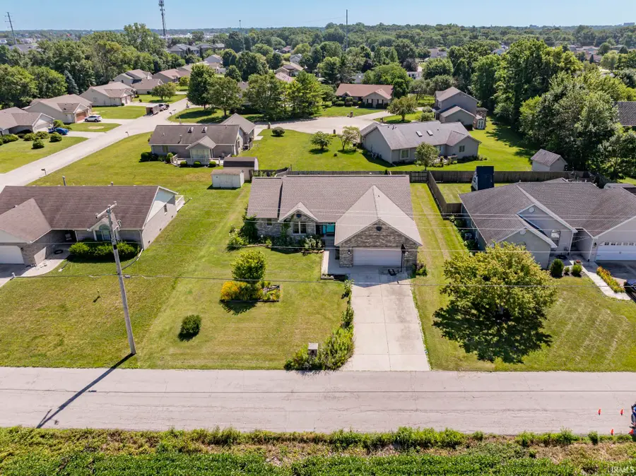 2404 N Benton Road, Muncie, IN 47304 - #2