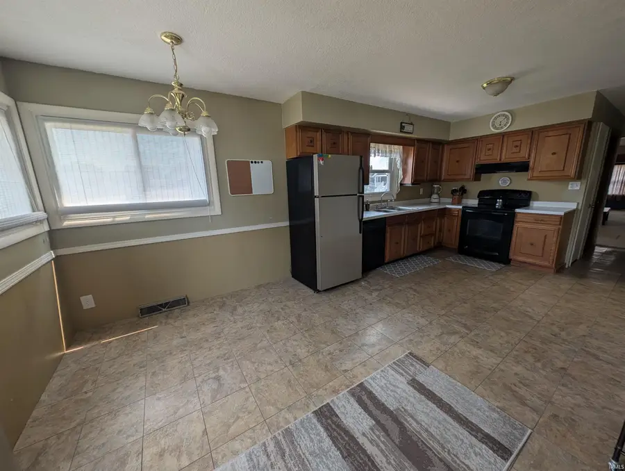 853 Salamonie Avenue, Huntington, IN 46750 - #3