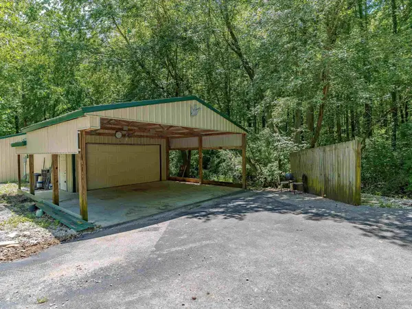 1105 W Eble Road, Boonville, IN 47601