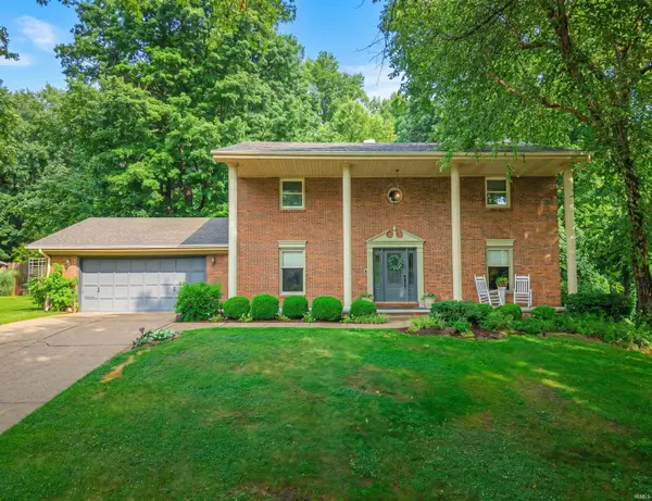 5700 Woodlawn Drive, Newburgh, IN 47630