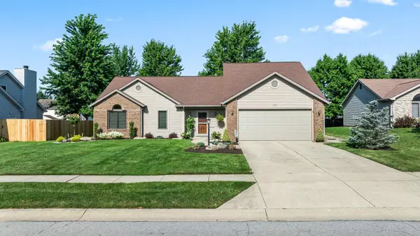 808 Yellow Lake Drive, Fort Wayne, IN 46804