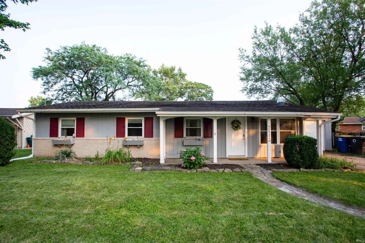 2113 W Surrey Drive, Muncie, IN 47304 - #1