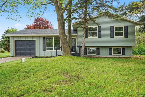52283 Reynolds Drive, Bristol, IN 46507