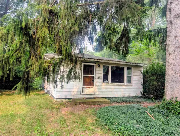 55453 Glenn Road, South Bend, IN 46628