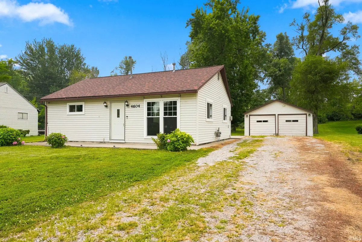 4604 W Cedar Crest Circle, Fort Wayne, IN 46809 - #1