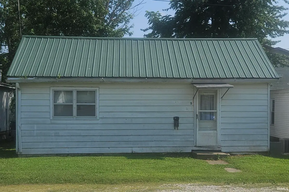 115 E Walnut Street, Odon, IN 47562 - #1