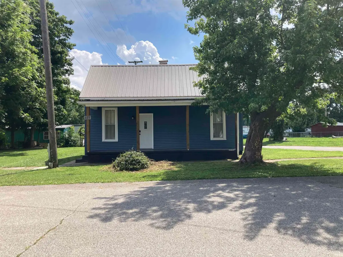 122 W Elm Street, Oakland City, IN 47660 - #1