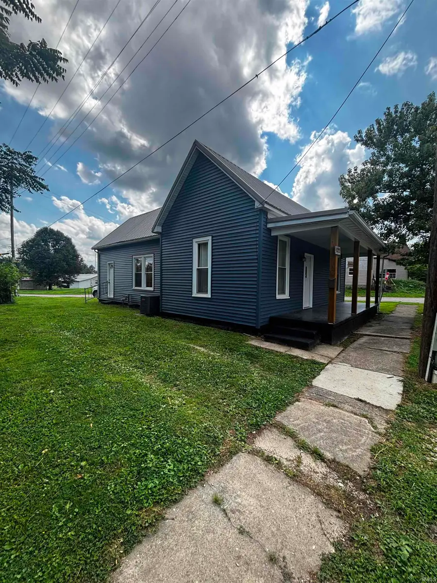 122 W Elm Street, Oakland City, IN 47660 - #2