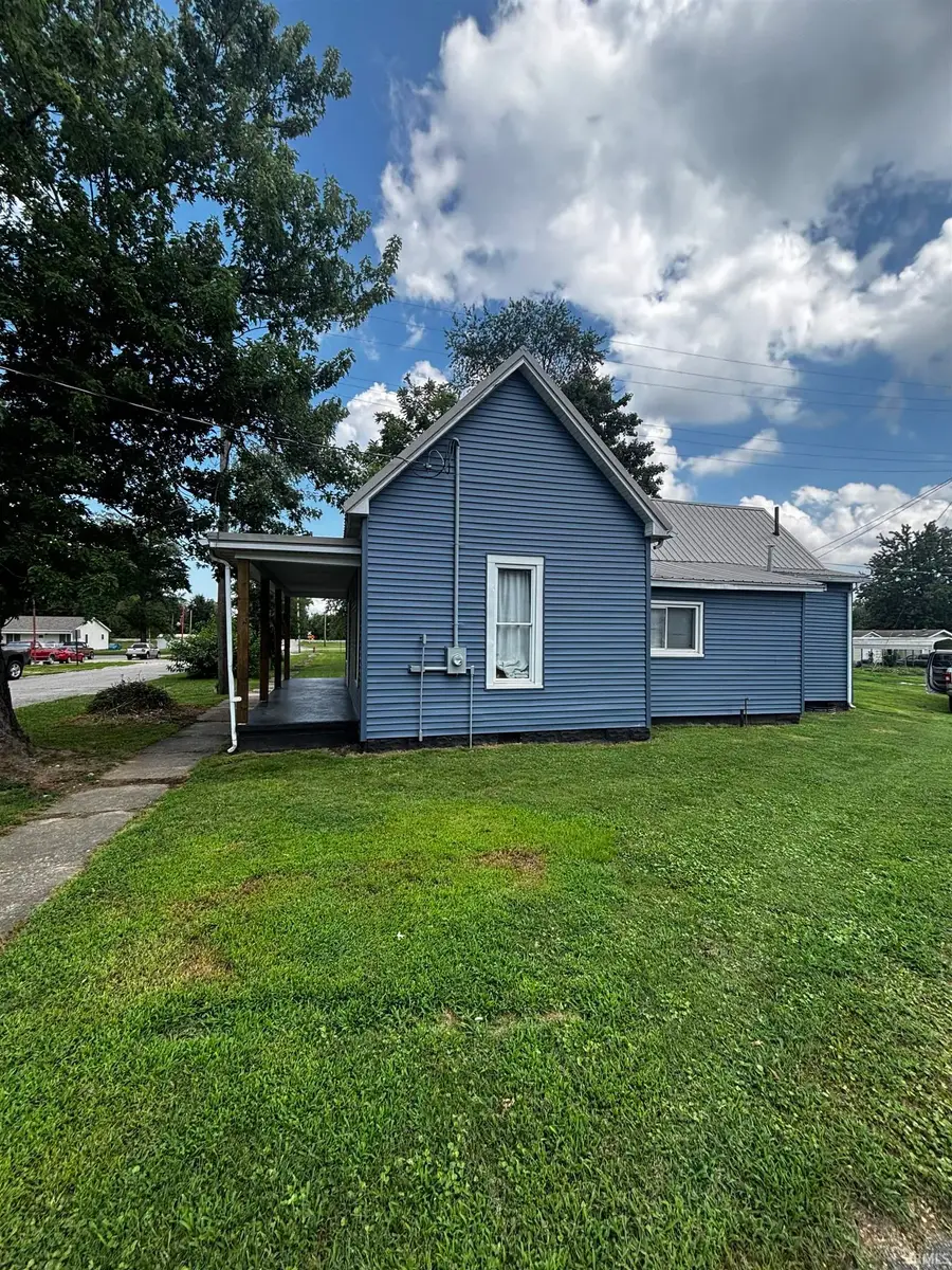 122 W Elm Street, Oakland City, IN 47660 - #3