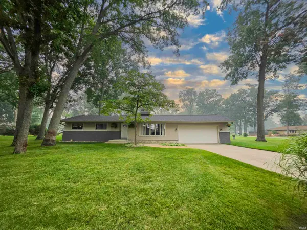 28812 Oakwood Place, Elkhart, IN 46514