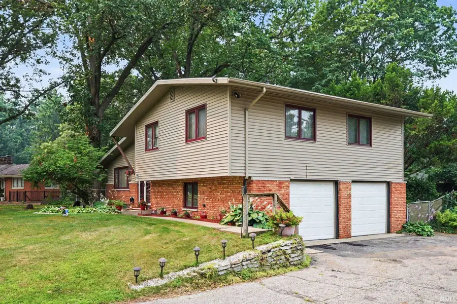 53175 Osage Drive, South Bend, IN 46637 - #2