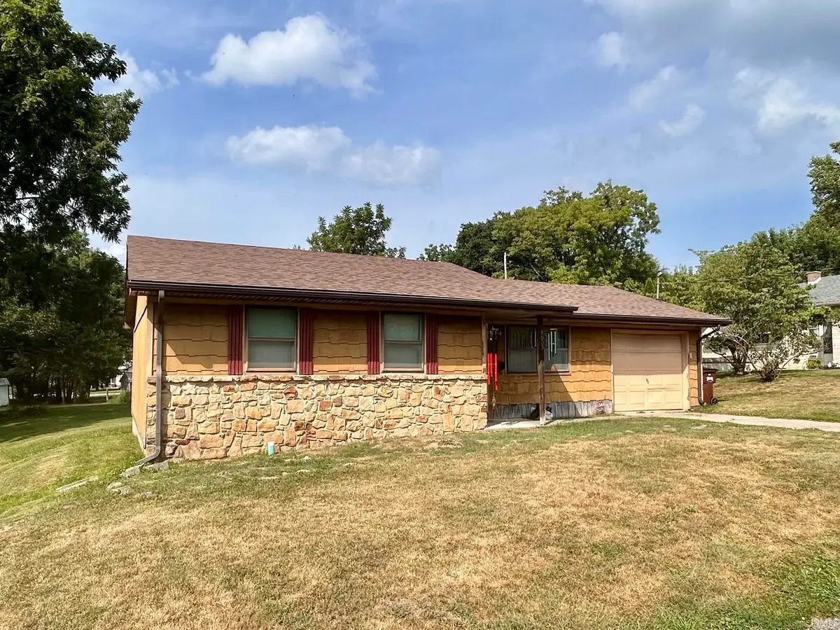 1009 W Walnut Street, Brownstown, IN 47220 - #1