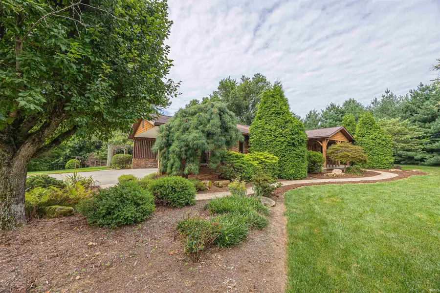 648 E 450s Road, Huntingburg, IN 47542 - #2