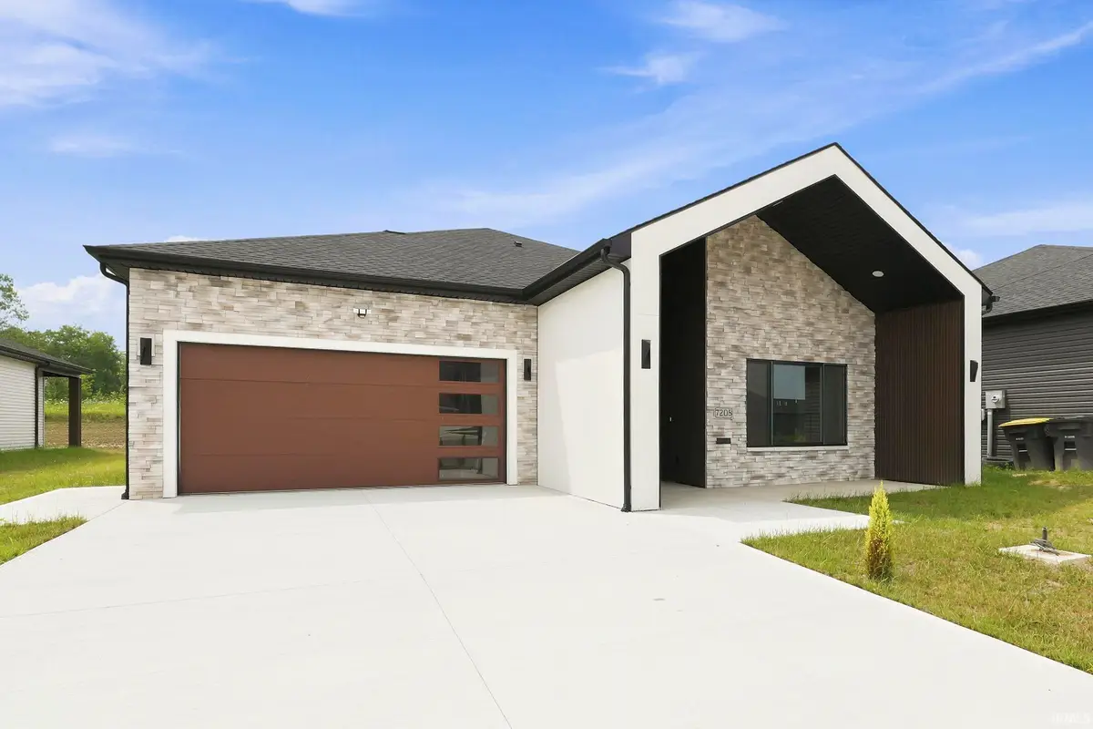 7208 Starks Boulevard, Fort Wayne, IN 46816 - #1