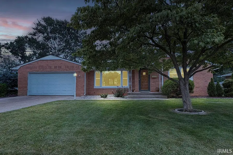 2521 Riverview Place, Elkhart, IN 46516 - #2