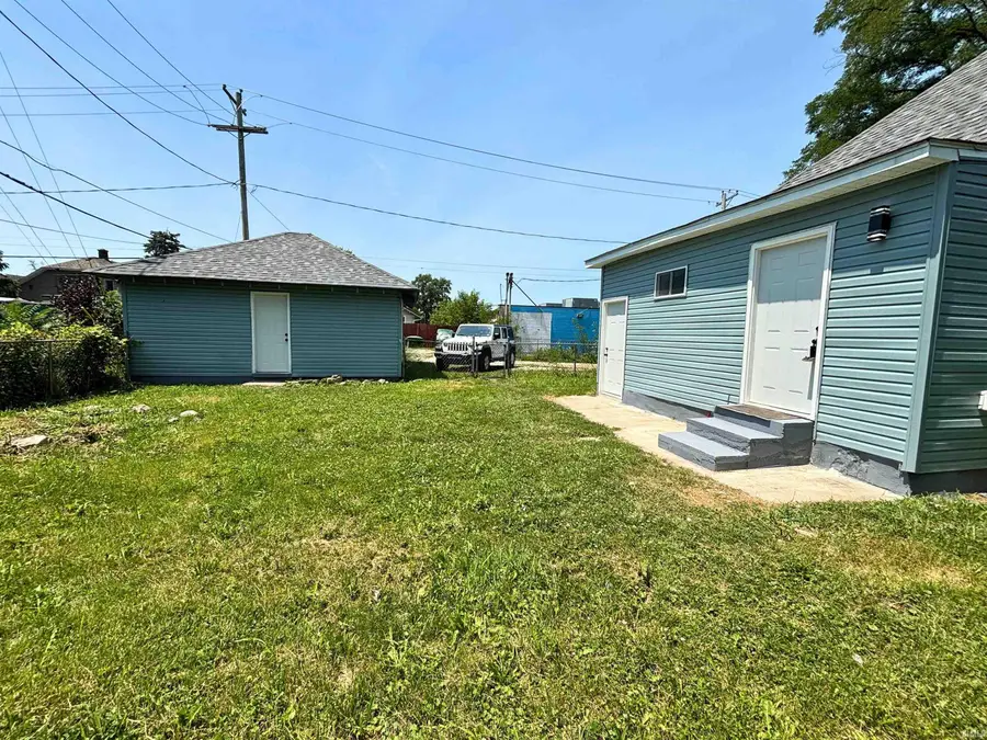 121 E Memorial Drive, Muncie, IN 47302 - #3