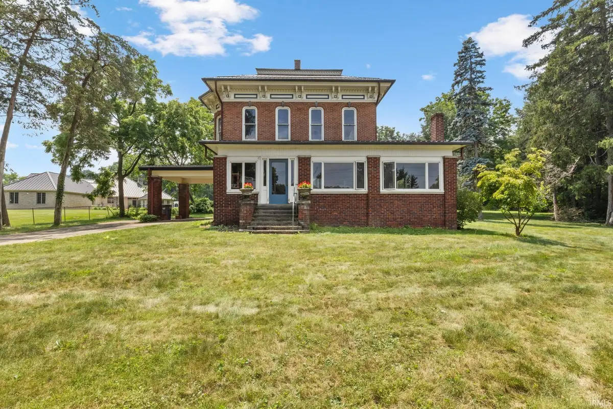 313 Bristol Avenue, Middlebury, IN 46540 - #1