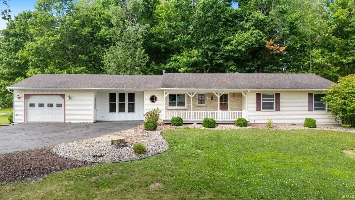 820 W Dogwood Drive, Columbia City, IN 46725 - #1