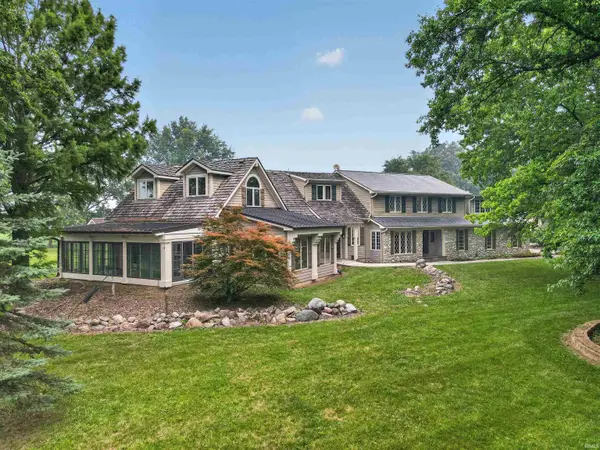 8027 Woodwind Drive, Hoagland, IN 46745