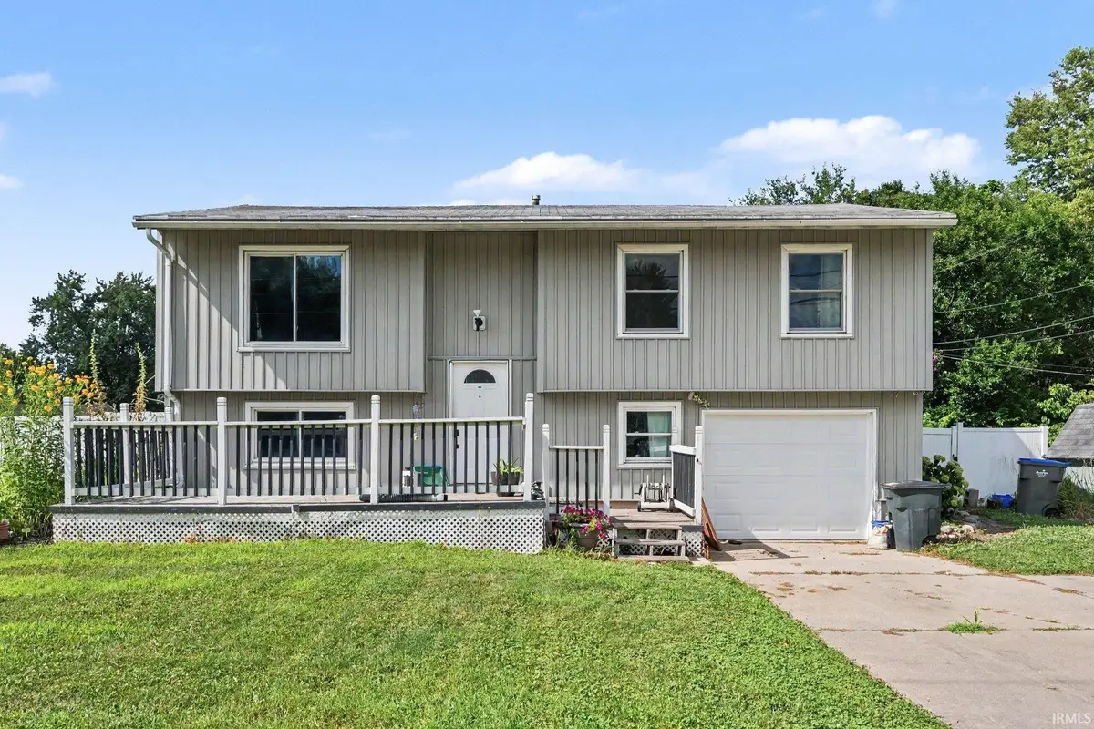 3121 Peddlers Village Road, Goshen, IN 46526 - #1