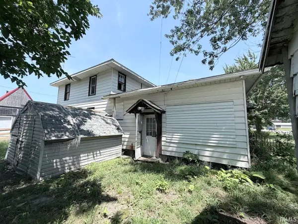 1176 E Summitt Street, Wawaka, IN 46794