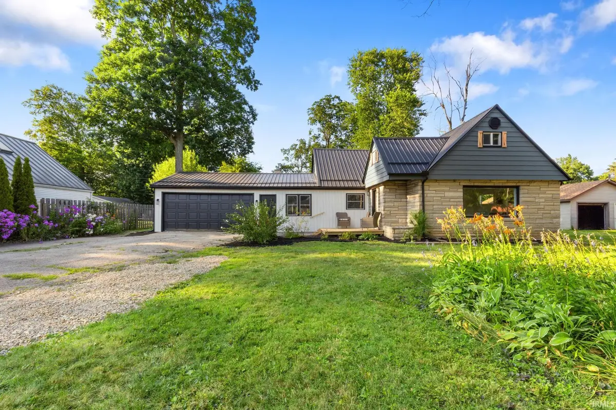 1705 W Clinton Street, Goshen, IN 46526 - #1