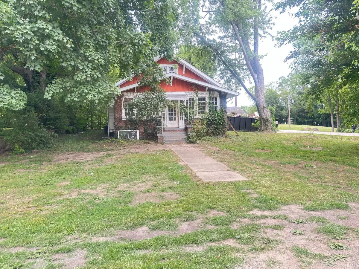 108 E Shipping Street, Edwardsport, IN 47528 - #1