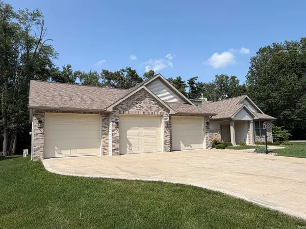 2121 Woodland Estates Drive, Elkhart, IN 46514
